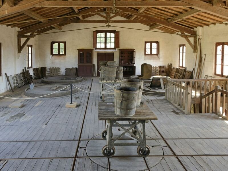 Musée du vin en Dordogne, étage pour le raisin